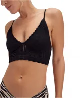 Bralette negro de encaje con tirantes finos y diseño seamless.