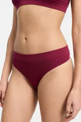 Colaless color piel de punto canalé.