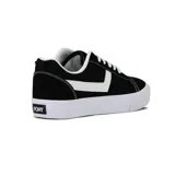 Championes Pony de estilo casual, confeccionados en una combinación de lona y gamuza color negro. Presentan el icónico logo de la marca en blanco sobre el lateral, cordones blancos y suela de goma blanca de perfil bajo.