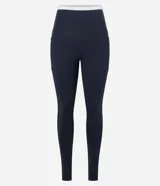 Calza deportiva larga color azul marino, de microfibra sin estampa, con cintura alta doble con detalle contrastante en blanco y bolsillos laterales.