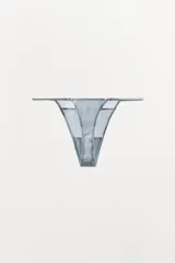 Tanga gris de seda con cintura elástica fina.