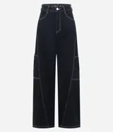 Pantalón wide leg de mujer marca Blue Steel, color negro, confeccionado en sarga de algodón. Cuenta con cintura fija con trabillas, cierre de cremallera, bolsillos laterales y bolsillo cargo incorporado.