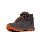 Bota de trekking Columbia Newton Ridge II, color marrón con detalles en negro y rojo. Fabricada en cuero y material sintético impermeable, con suela de goma Omni-Grip para mayor tracción.