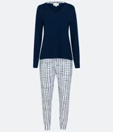 Pijama largo de dos piezas: blusa de manga larga con cuello en V y pantalón con estampado de cuadros grid.