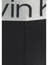 Pack de tres slips negros Calvin Klein de microfibra con cinturilla elástica plateada con el logo de la marca.