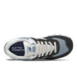 Championes New Balance modelo ML574HF2, color negro y gris claro, con logo 'N' blanco. Presentan una combinación de materiales como gamuza y malla, y entresuela con tecnología ENCAP.