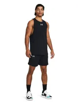 Short deportivo Under Armour UA Zone 7, color negro con logo blanco estampado en la pierna izquierda.
