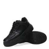 Championes urbanos de plataforma, color negro, con cordones y detalle de perforaciones en la puntera.