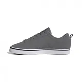 Championes Adidas VS Pace 2.0 grises con las tres tiras laterales en negro y suela blanca.