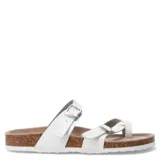 Sandalias bajas de cuero marrón con plantilla anatómica y hebillas ajustables.