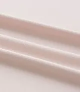 Remera de hombre color rosa claro, corte regular, cuello redondo y mangas cortas. Estampa lettering "Seeking my highs" en el pecho. Confeccionada en tejido de poliamida con tecnología Dry.