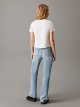Remera blanca de algodón con logo "Calvin Klein Jeans Established 1978" estampado en el pecho.