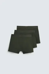 Pack de tres bóxers negros de algodón con cintura elástica.