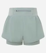 Bermuda deportiva de microfibra color blanco, corte runner con cintura elástica y forro interno.