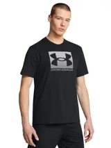 Remera celeste de manga corta Under Armour con logo estampado en el pecho.