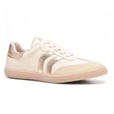 Championes blancos con detalles en negro y beige, de cuero sintético.