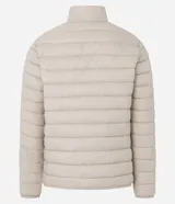 Campera puffer ultraligera color beige, con cuello alto, cierre por cremallera y bolsillos con cremallera. Incluye bolso de almacenamiento.