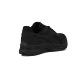 Championes deportivos Diadora modelo Eagle 8, completamente negros, con capellada de malla transpirable y detalles sintéticos. Suela de goma gruesa.