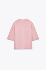 Sudadera gris oscuro con cuello en V y mangas 3/4. Tejido con efecto lavado y rib a tono.