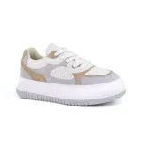 Championes urbanos Korium Mira D44, con plataforma, color blanco, beige y gris.