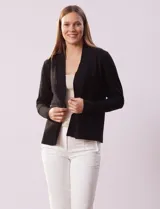 Cardigan tejido negro con textura de canalé, de corte clásico y mangas largas. Marca Sioni.