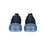 Championes de running Asics Novablast 3, color negro con detalles en celeste.