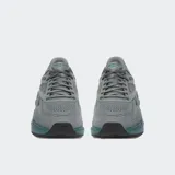 Championes Reebok EO-ZIG Dynamica, color gris con detalles en azul.