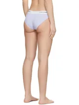 Bombacha clásica Calvin Klein color lila, de algodón elástico, con cobertura trasera moderada, talle medio y cintura elástica con logo.
