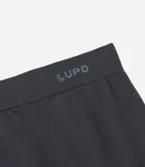 Calzoncillo bóxer de microfibra color gris oscuro, con cintura elástica que presenta el logo "Lupo" y detalles de rayas horizontales.