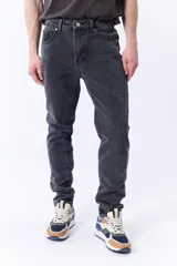 Pantalón de jean negro de corte slim.