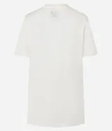 Remera blanca de algodón con cuello redondo y mangas cortas. Estampado frontal con el nombre "Olivia Rodrigo" y una imagen de la cantante.