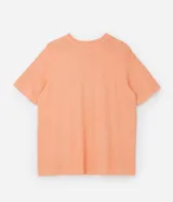 Remera de algodón color durazno con cuello redondo y mangas cortas. Estampa frontal de un cocktail con apliques de lentejuelas.