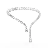 Collar abierto Swarovski Matrix con cristales transparentes de talla cuadrada y pera engarzados en montura con baño de rodio. Presenta un diseño asimétrico con un motivo colgante en forma de lágrima.