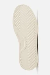 Zapatillas de hombre con cordones, fabricadas en piel serraje color azul marino. Suela plana color hueso y horma redonda.