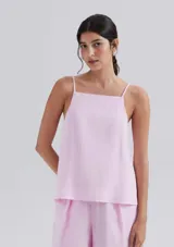 Blusa sin mangas color rosado con textura.