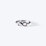 Anillo de plata 925 con diseño de infinito.