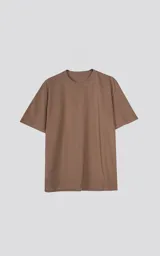 Remerón de algodón premium color cañamo (marrón claro/tostado), con corte extra oversize, hombros caídos y cuello redondo.