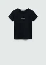 Camiseta blanca de algodón con logo 'Mango' estampado en dorado en el pecho.