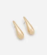 Par de aros colgantes dorados con forma de gota.