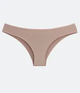 Braguitas de bikini color piel, de microfibra, sin estampado y con detalle de realce del trasero.