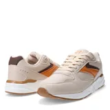 Championes urbanos N+ Alberca acordonados, color beige con detalles en marrón y naranja, y suela blanca.