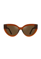 Gafas de sol Eco Shades modelo Rizzo con forma de ojo de gato, montura color marrón y lentes marrones.