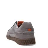 Championes urbanos Caterpillar Pause Retro Leather, color gris con suela marrón.