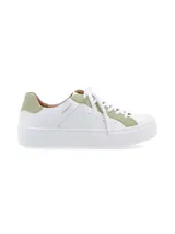 Zapatillas urbanas blancas con detalles en verde claro, de cuero vacuno con fantasía reptil.