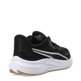 Championes de running Puma Skyrocket Lite 2 W, color negro con detalles en blanco y suela marrón.