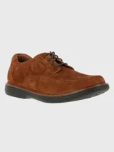 Zapato de cuero negro con cordones, suela de goma EVA y puntera redonda.