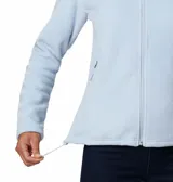 Chaqueta de microfibra color coral, con bolsillos laterales y cierre frontal, ideal para actividades al aire libre.