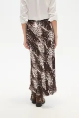 Falda larga de viscosa con estampado abstracto en blanco y negro.
