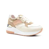 Championes marrones con detalles en color bronce y animal print, con cordones y suela blanca.