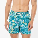 Short de baño azul con estampado de hojas y flores en tonos verde, amarillo y gris.